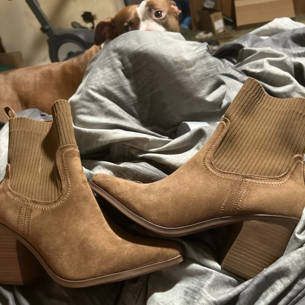 Boots - Picture 2 of 3